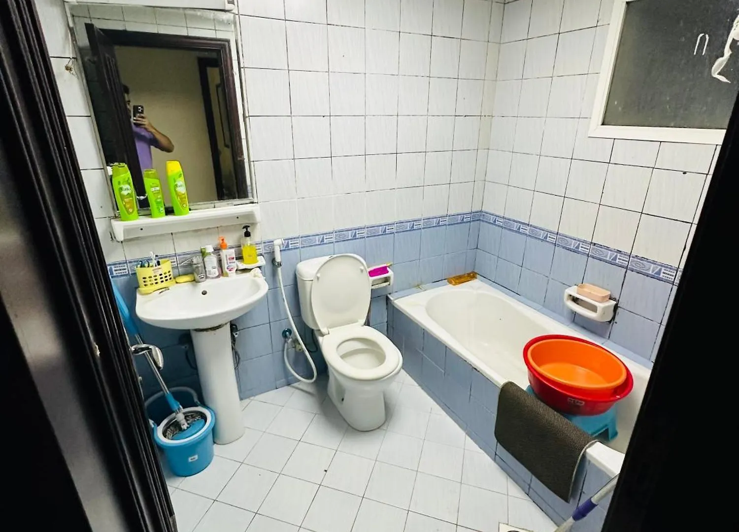 Single Private Room With Shared Washroom And Kitchen Sharjah